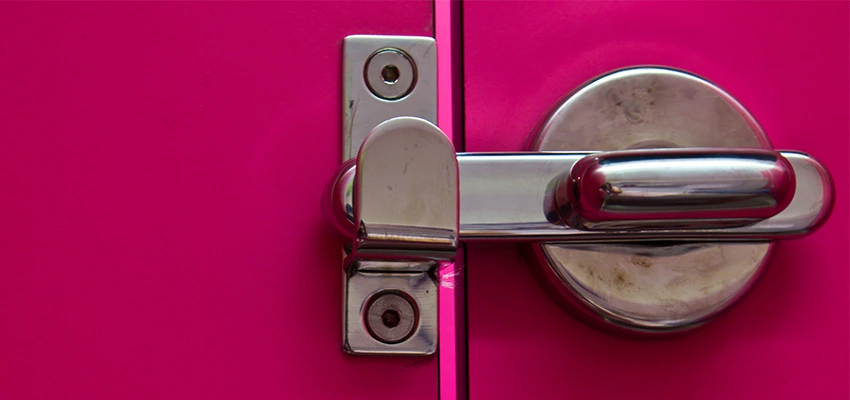 Childproof Gate Lock in Mead Valley, California